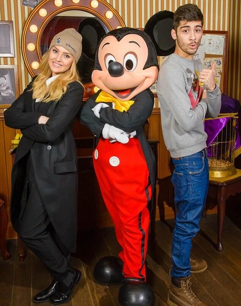 Zayn-and-Perrie-at-Disney-Land-Paris02_rect490.jpg